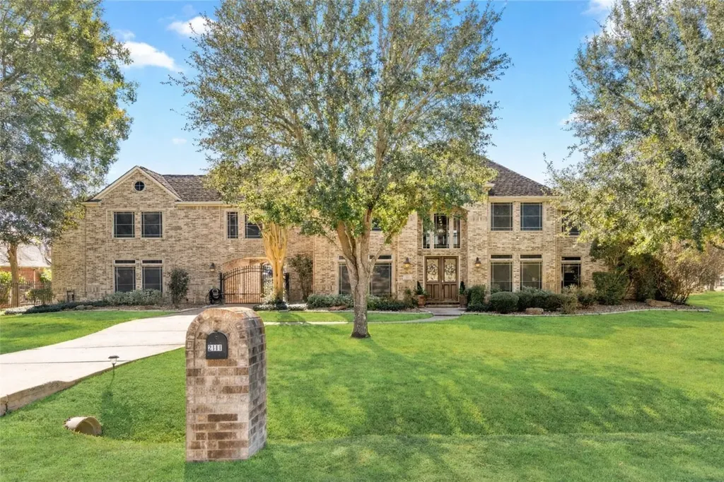 2111 N Shadow Grove Lane Richmond TX 77406