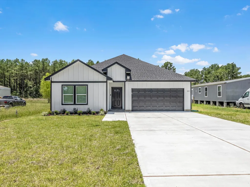 2093 County Road 5018 Cleveland TX 77327