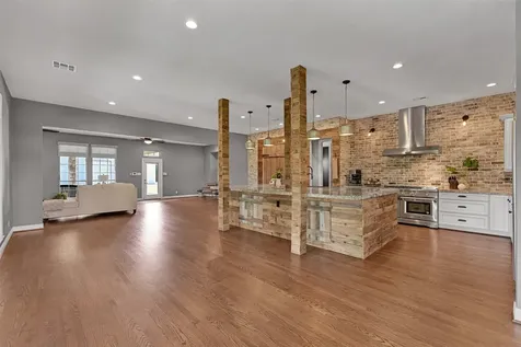1913 Lundy Lane Friendswood TX 77546