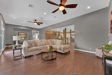1913 Lundy Lane Friendswood TX 77546