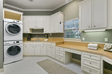 1913 Lundy Lane Friendswood TX 77546