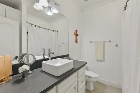 1913 Lundy Lane Friendswood TX 77546