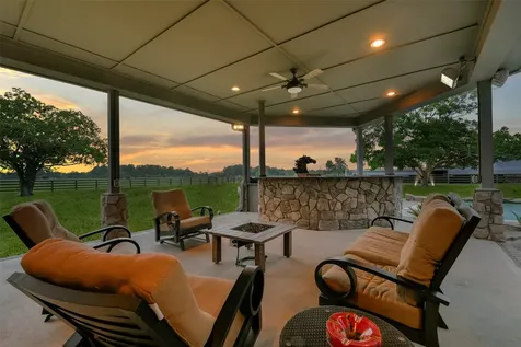 1913 Lundy Lane Friendswood TX 77546