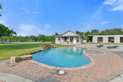 1913 Lundy Lane Friendswood TX 77546