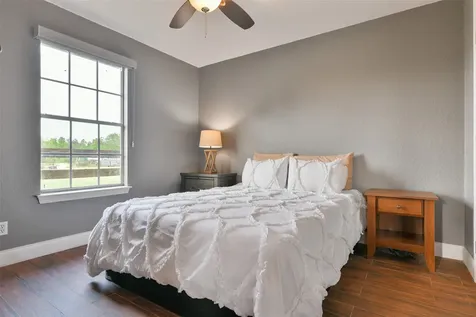 1913 Lundy Lane Friendswood TX 77546