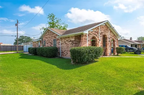 6918 Woodrow Street Texas City TX 77591