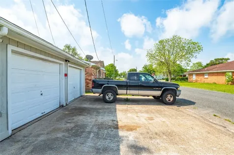 6918 Woodrow Street Texas City TX 77591