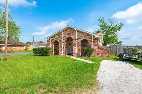 6918 Woodrow Street Texas City TX 77591