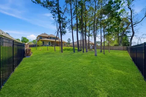 129 Magnolia Reserve Loop Magnolia TX 77354