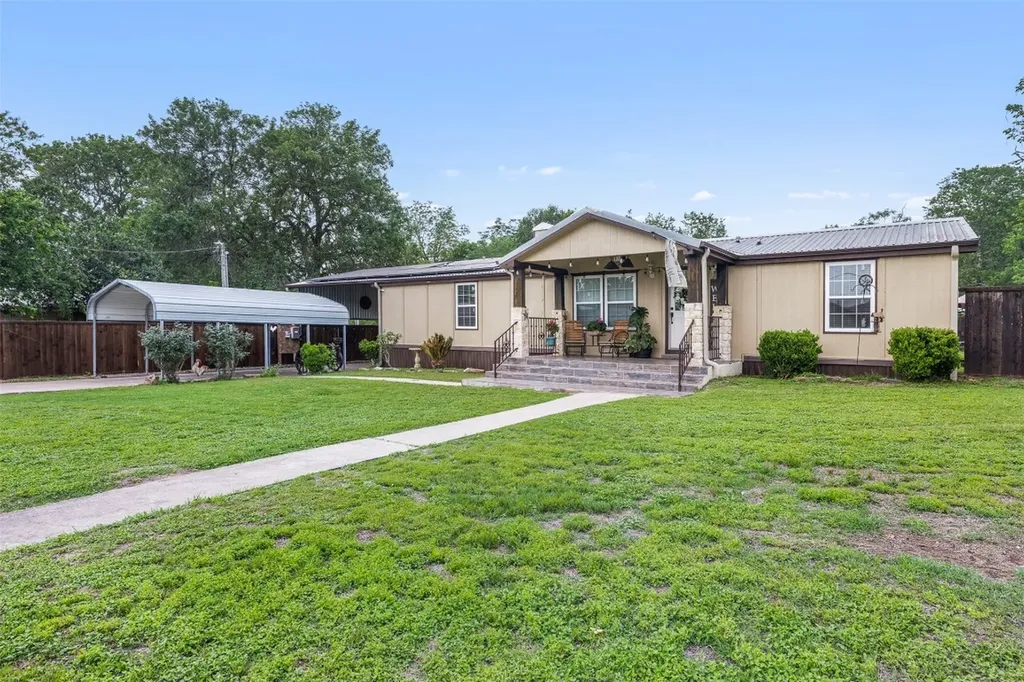 857 E Guadalupe Street La Grange TX 78945