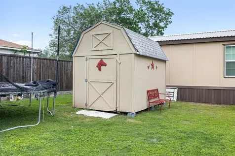 857 E Guadalupe Street La Grange TX 78945