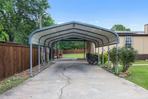 857 E Guadalupe Street La Grange TX 78945
