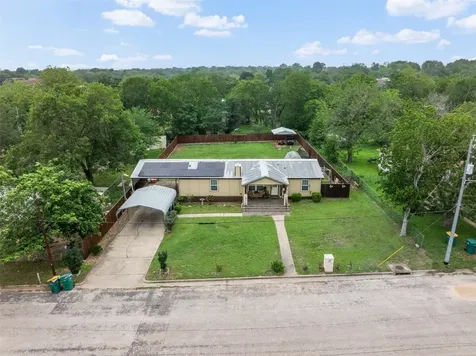 857 E Guadalupe Street La Grange TX 78945