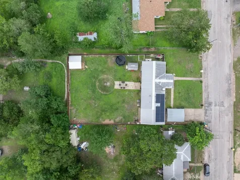 857 E Guadalupe Street La Grange TX 78945