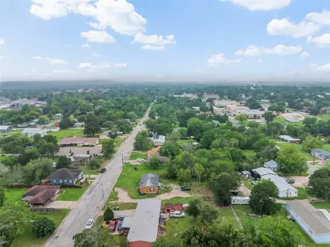 857 E Guadalupe Street La Grange TX 78945