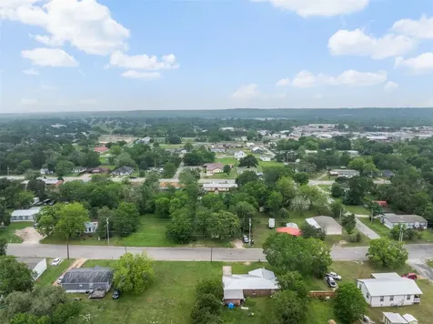 857 E Guadalupe Street La Grange TX 78945