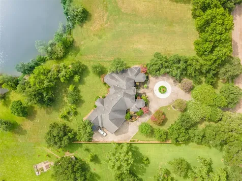 101 Rosewood Street Lake Jackson TX 77566