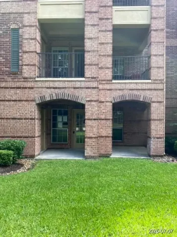 2815 Kings Crossing Drive 104 Houston TX 77345