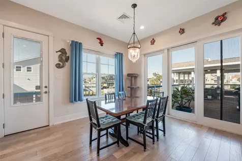 936 Long Reach Drive Tiki Island TX 77554