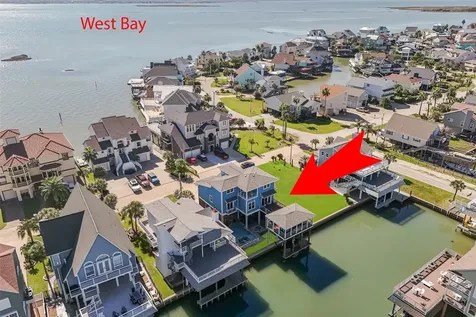 936 Long Reach Drive Tiki Island TX 77554