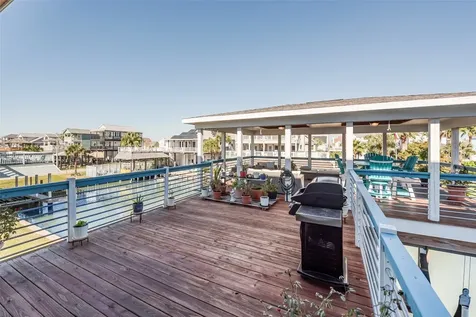 936 Long Reach Drive Tiki Island TX 77554