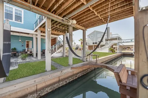 936 Long Reach Drive Tiki Island TX 77554