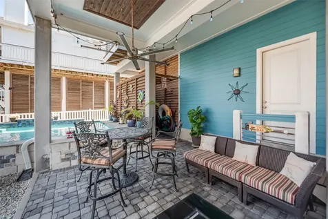 936 Long Reach Drive Tiki Island TX 77554