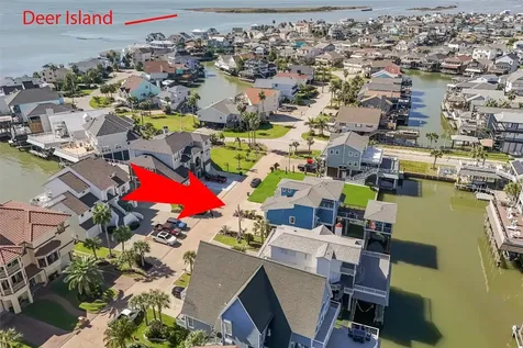 936 Long Reach Drive Tiki Island TX 77554