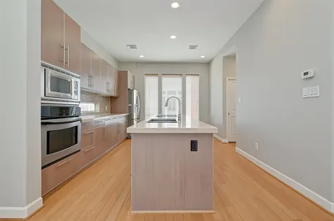 2748 Clay Street Houston TX 77003