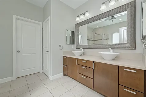 2748 Clay Street Houston TX 77003