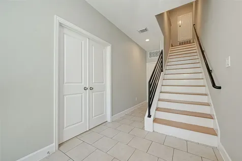 2748 Clay Street Houston TX 77003