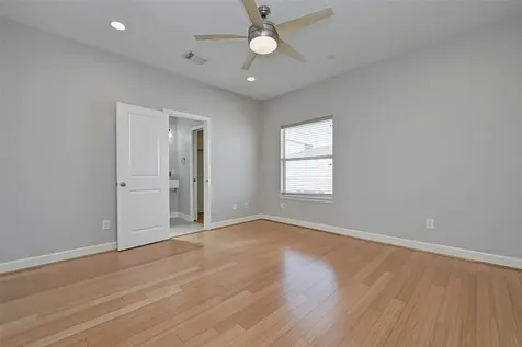 2748 Clay Street Houston TX 77003