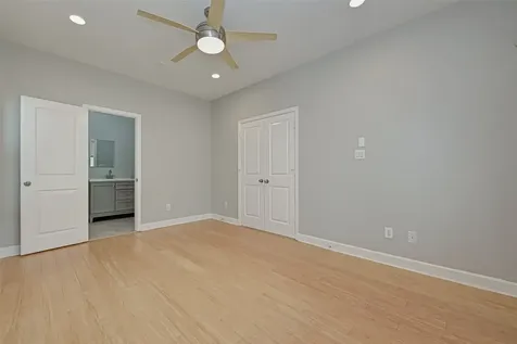 2748 Clay Street Houston TX 77003