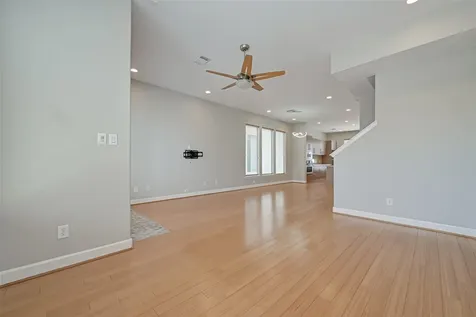 2748 Clay Street Houston TX 77003