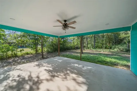 182 Yaupon Creek Onalaska TX 77360