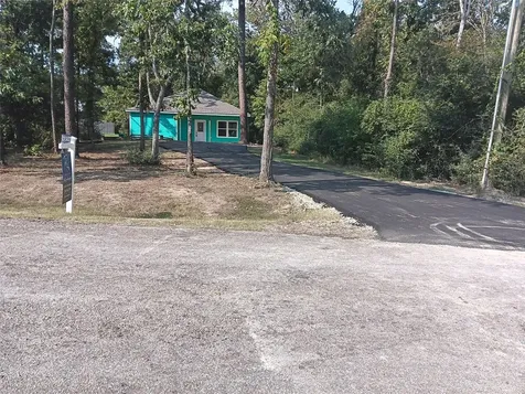 182 Yaupon Creek Onalaska TX 77360
