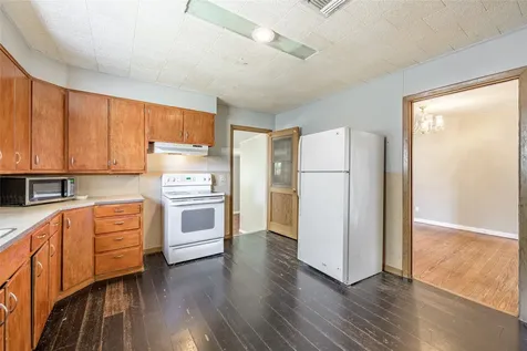 242 W Fannin La Grange TX 78945