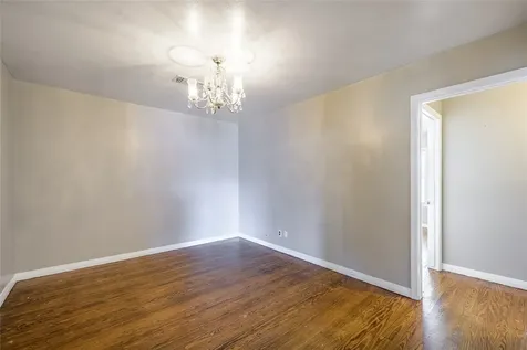 242 W Fannin La Grange TX 78945