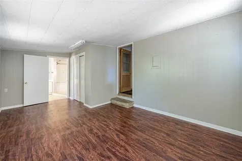 242 W Fannin La Grange TX 78945