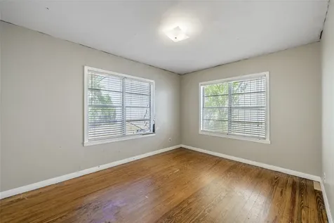 242 W Fannin La Grange TX 78945