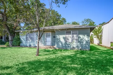 242 W Fannin La Grange TX 78945
