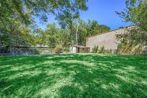 242 W Fannin La Grange TX 78945