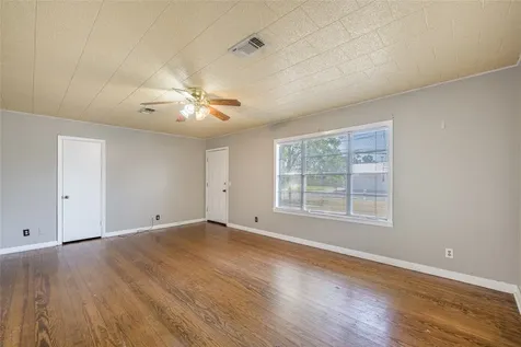 242 W Fannin La Grange TX 78945