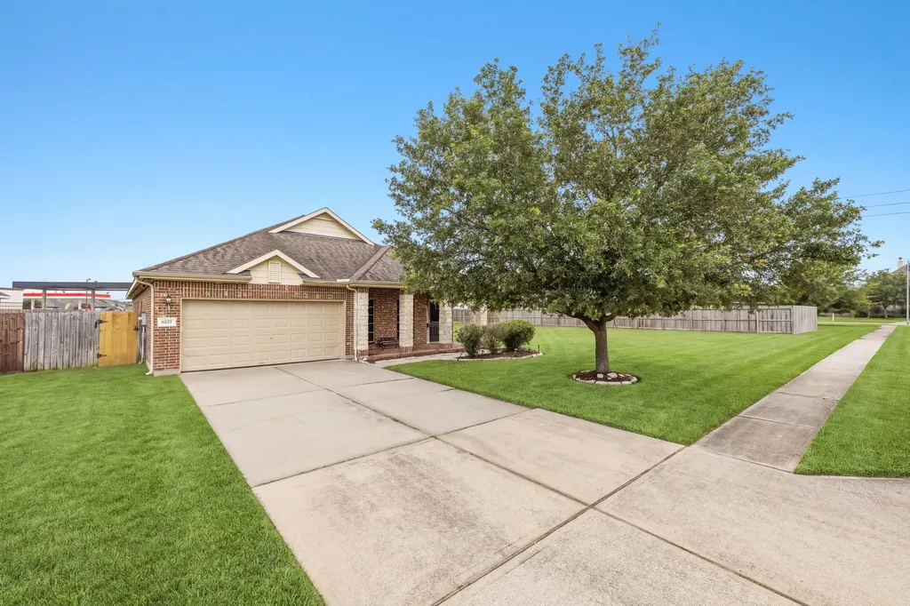 8227 Shady Grove Street Baytown TX 77523