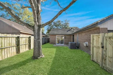 3305 Avenue R Rosenberg TX 77471