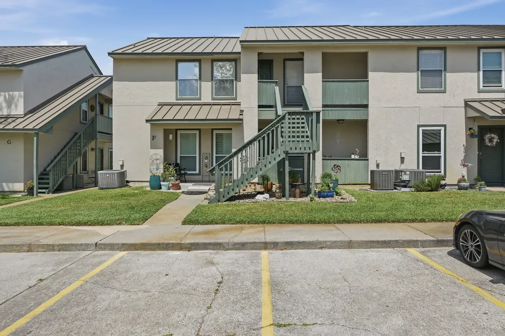302 Saint Andrews Street 202f Rockport TX 78382