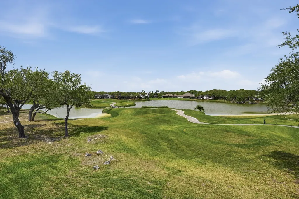 302 Saint Andrews Street 202f Rockport TX 78382