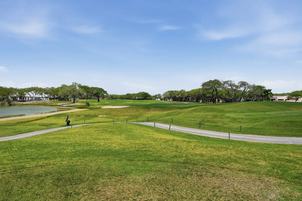 302 Saint Andrews Street 202f Rockport TX 78382