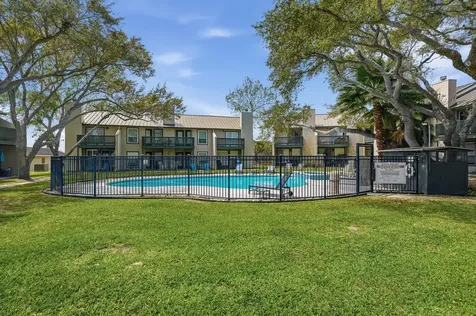 302 Saint Andrews Street 202f Rockport TX 78382