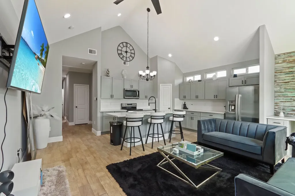5607 Bacher Street B Houston TX 77028